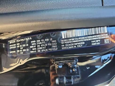 Used 2022 Jeep Renegade Latitude AWD/4WD image 41