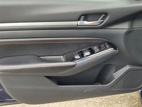 Used 2023 Nissan Altima 2.5 SR image 15