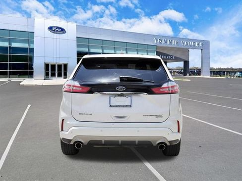 Used 2019 Ford Edge Titanium w/ Equipment Group 301A FWD image 3