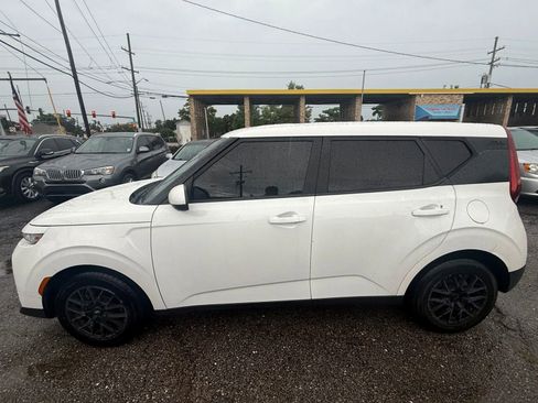 Used 2021 Kia Soul LX FWD image 5
