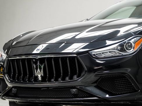 Used 2022 Maserati Ghibli Modena image 2