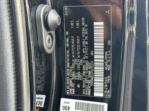Used 2026 Toyota Sienna XLE FWD image 32