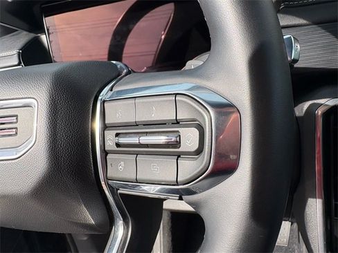 Used 2025 GMC Acadia Elevation image 9