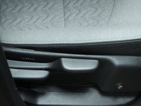 Used 2023 Chevrolet Equinox LS w/ LS Convenience Package image 9