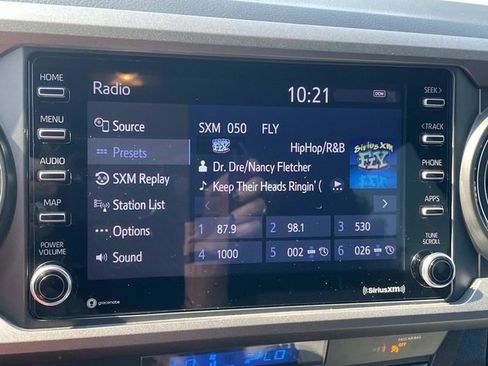 Used 2022 Toyota Tacoma TRD Off-Road w/ Technology Package AWD/4WD image 23
