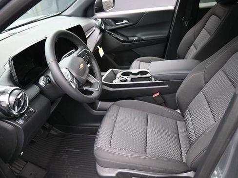 New 2026 Chevrolet Equinox LT w/ Safety and Technology Package FWD image 8