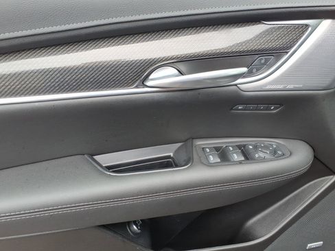 Certified 2023 Cadillac XT5 Sportv w/ Technology Package AWD/4WD image 19