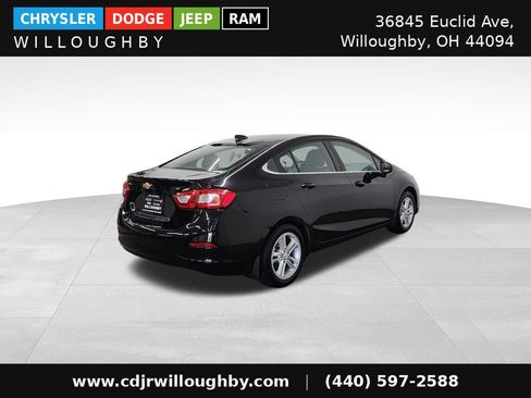Used 2018 Chevrolet Cruze LT FWD image 9