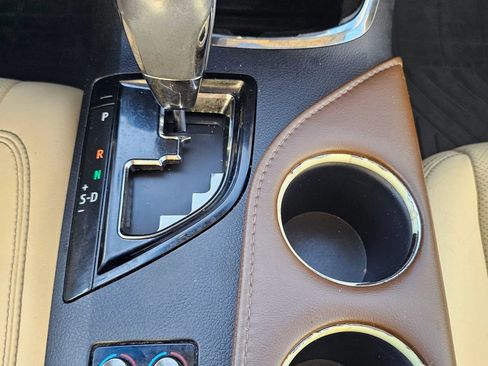 Used 2014 Toyota Avalon Limited FWD image 29