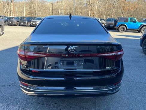 Certified 2025 Volkswagen Jetta SEL image 7