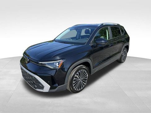 New 2026 Volkswagen Taos SE FWD image 1