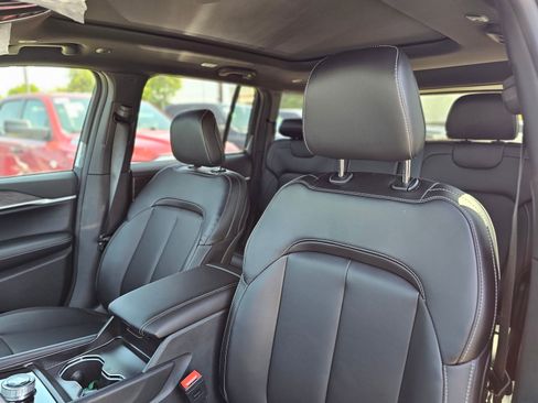 New 2026 Jeep Grand Cherokee Limited w/ Limited Altitude Package RWD image 20
