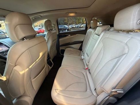 Used 2019 Lincoln Nautilus Reserve image 15