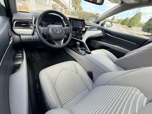 Used 2022 Toyota Camry SE w/ Cold Weather Package image 20