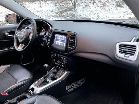 Used 2019 Jeep Compass Latitude w/ Cold Weather Group image 27