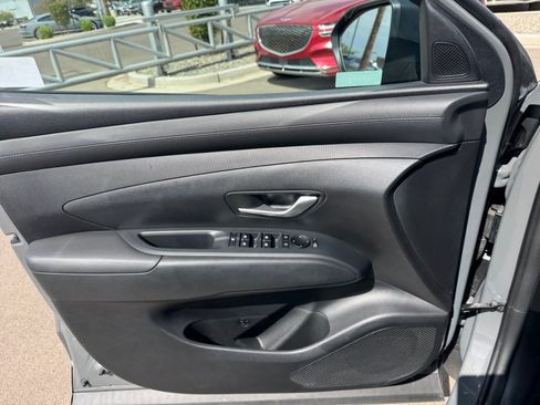 Used 2025 Hyundai Santa Cruz SE FWD image 13