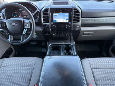 Used 2017 Ford F250 XLT w/ XLT Premium Package AWD/4WD image 13