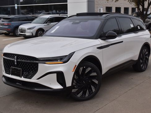 New 2026 Lincoln Nautilus Reserve w/ Jet Appearance Package image 12