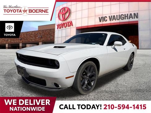 Used 2019 Dodge Challenger SXT w/ Blacktop Package image 1