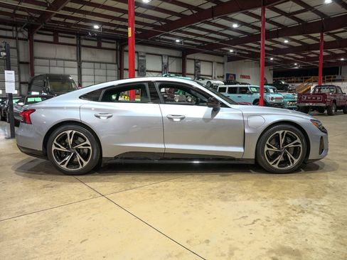 Used 2022 Audi e-tron GT Premium Plus w/ Performance Package AWD/4WD image 10