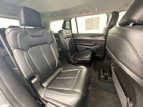 Used 2023 Jeep Grand Cherokee L Limited AWD/4WD image 15