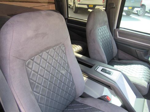 Used 1993 Chevrolet Silverado 3500 2WD Crew Cab image 58