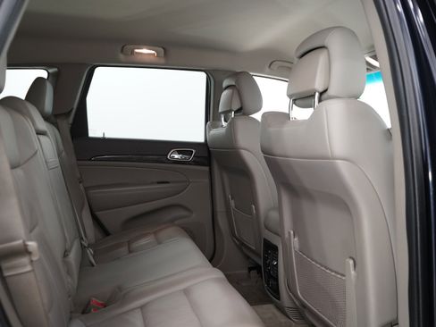 Used 2011 Jeep Grand Cherokee Laredo image 12