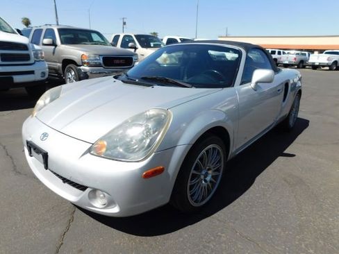 Used 2003 Toyota MR2 image 3