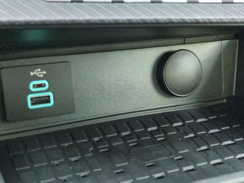 Used 2024 Ford Mustang GT Premium image 32