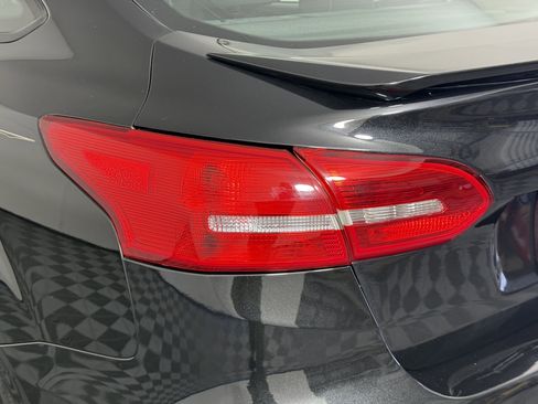 Used 2015 Ford Focus SE w/ SE Ecoboost Package image 8