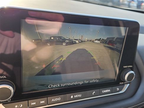 Certified 2025 Nissan Rogue S image 20