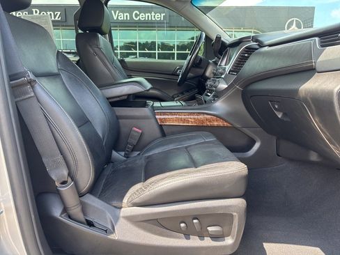 Used 2020 Chevrolet Suburban Premier image 24