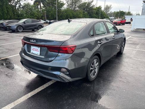 Used 2023 Kia Forte LXS w/ LXS Technology Package FWD image 8
