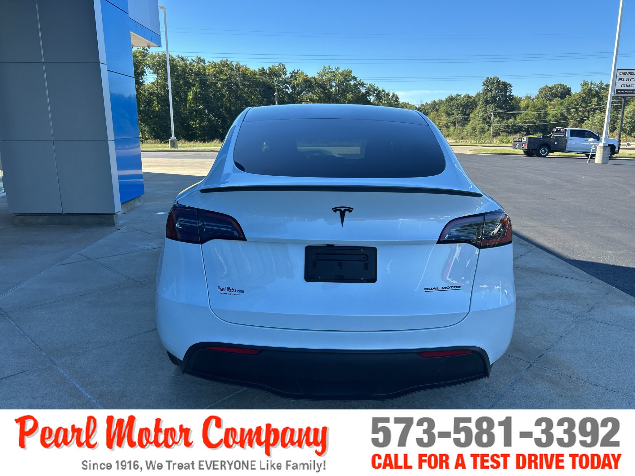 Used 2024 Tesla Model Y Long Range AWD/4WD image 5