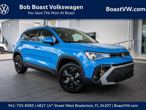 New 2026 Volkswagen Taos SE FWD image 1