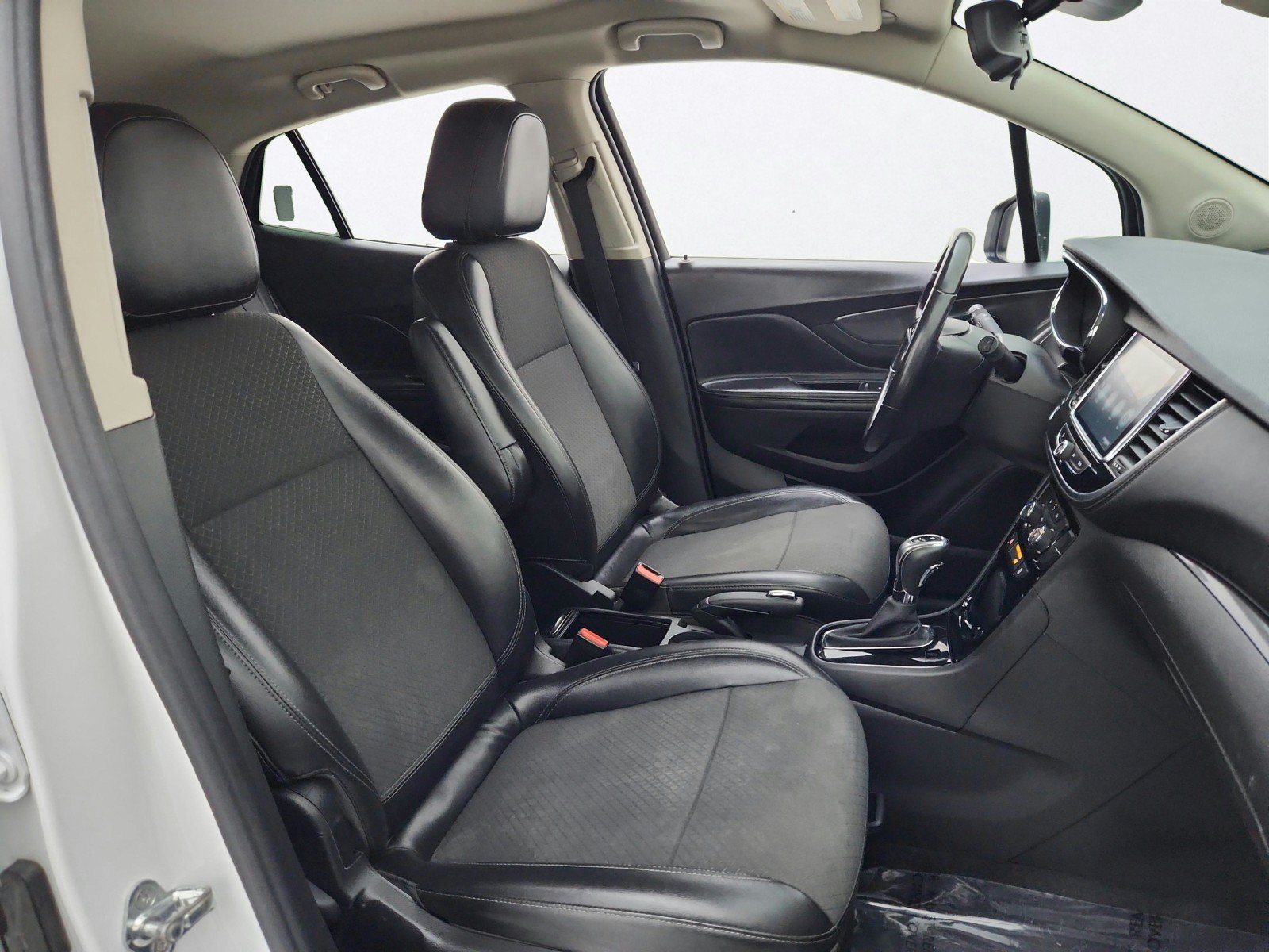 Used 2019 Buick Encore Preferred AWD/4WD image 28