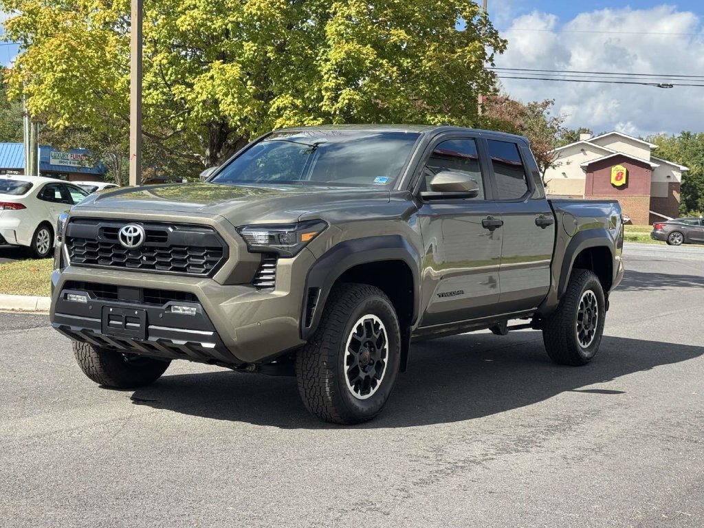Used 2024 Toyota Tacoma TRD Off-Road w/ TRD Off Road Upgrade Package AWD/4WD image 26