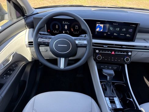 New 2026 Hyundai Tucson SEL image 14