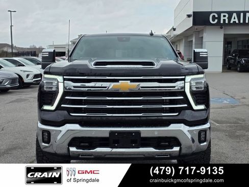 Used 2024 Chevrolet Silverado 2500 LTZ w/ LTZ Premium Package AWD/4WD image 2