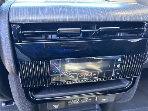 New 2024 Jeep Wagoneer L Series III w/ Premium Group I image 14