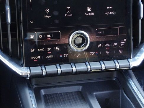 Used 2025 GMC Acadia Elevation image 27