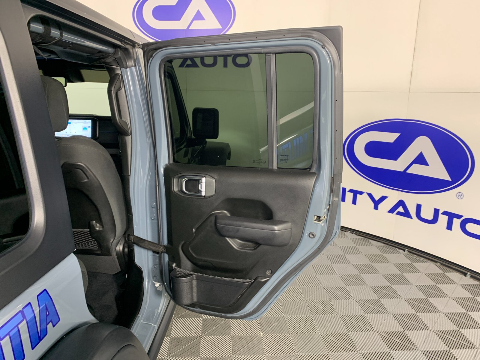 Used 2024 Jeep Wrangler Unlimited Rubicon 4xe w/ Technology Group AWD/4WD image 36