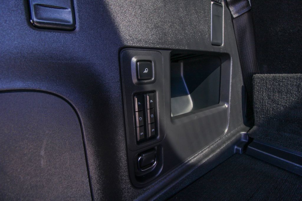 Used 2025 Ford Expedition Active AWD/4WD image 6
