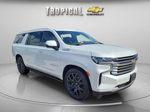 Used 2024 Chevrolet Suburban High Country AWD/4WD image 4