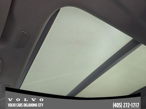 Certified 2025 Volvo XC60 B5 Core image 23