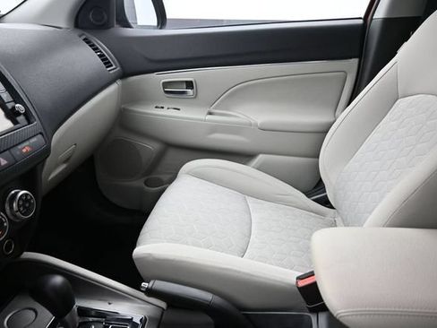Used 2021 Mitsubishi Outlander Sport LE FWD image 13