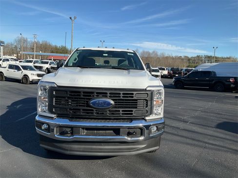 New 2026 Ford F250 XL w/ XL Chrome Package image 2
