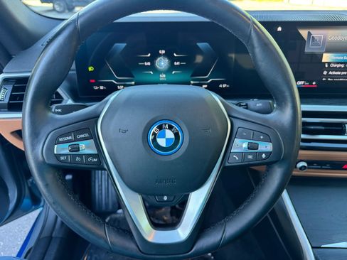 Used 2023 BMW i4 eDrive35 w/ Premium Package RWD image 28