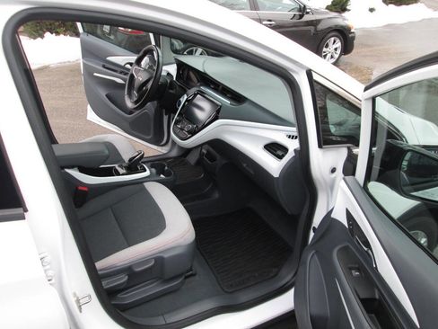 Used 2020 Chevrolet Bolt LT image 21