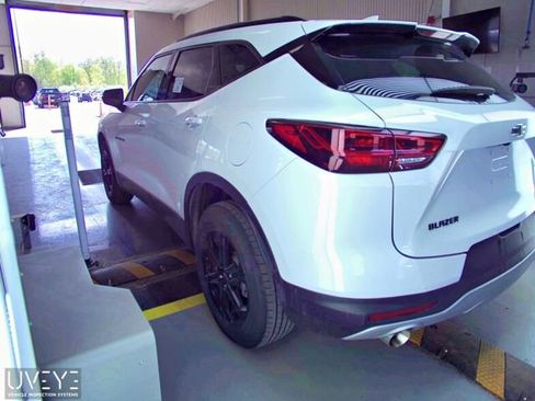 Used 2024 Chevrolet Blazer LT w/ Midnight/Sport Edition FWD image 2